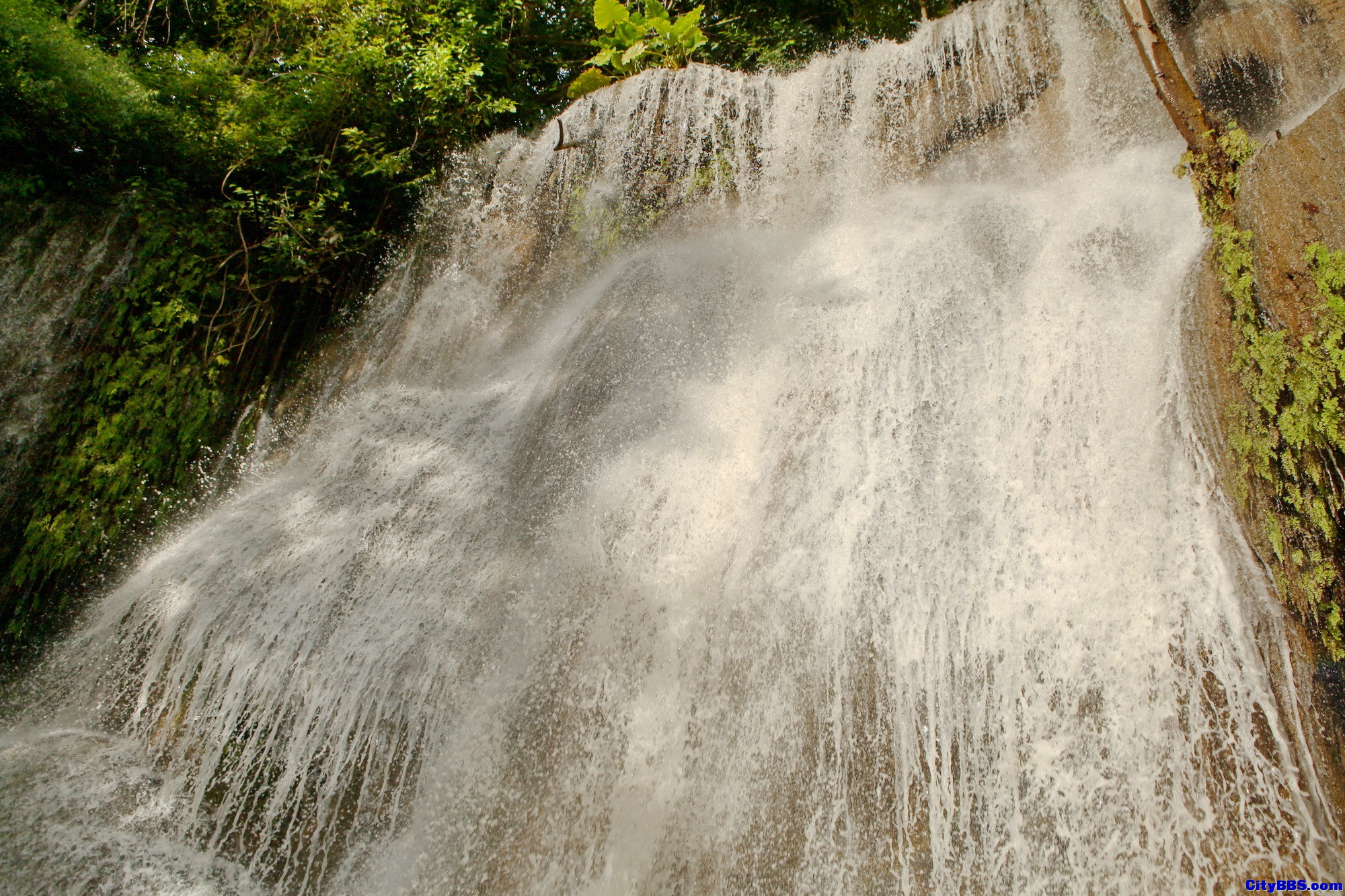 泰国内陆的美丽瀑布风光